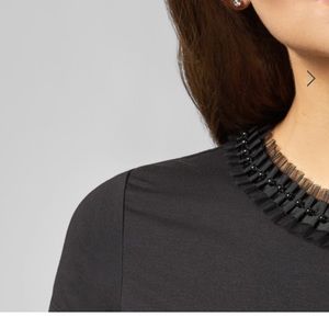 Tee Shirt with tulle collar